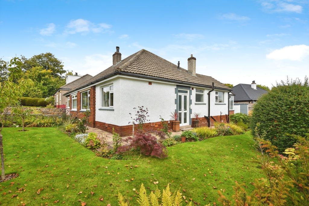 Property photo 1 of 17 External