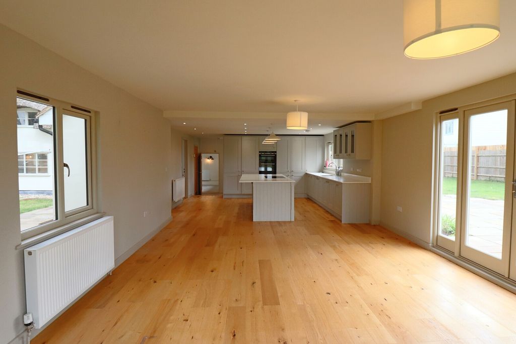 Property photo 3 of 18 Kitchen Diner