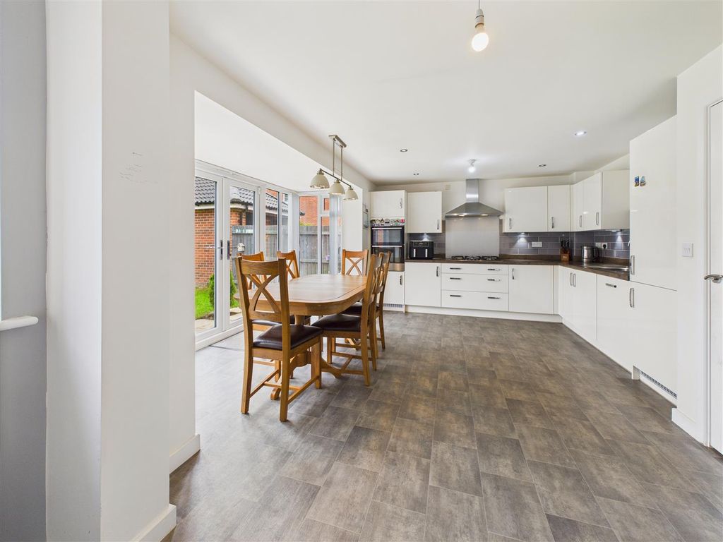 Property photo 2 of 14 Dining Kitchen