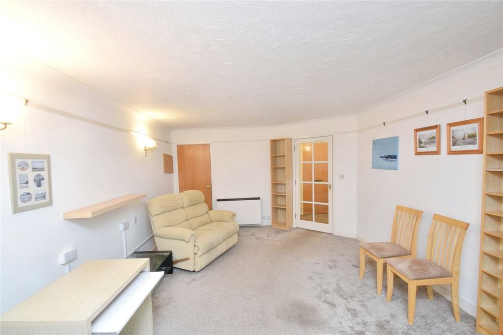 Property photo 3 of 9 Living Room