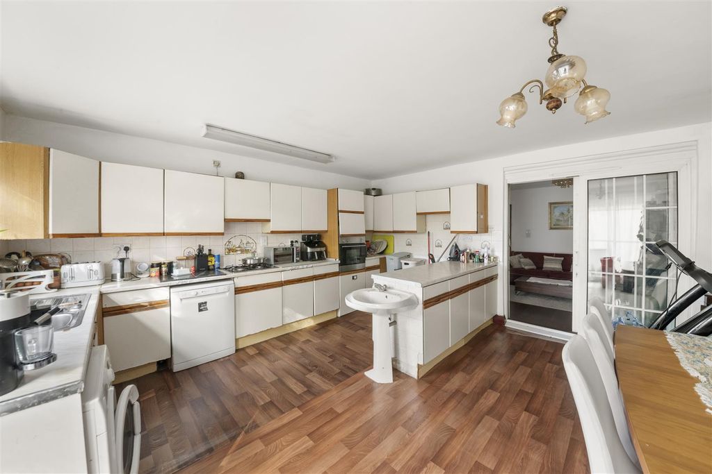 Property photo 2 of 12 2