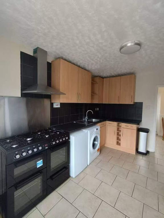 Property photo 2 of 11 Becb168728cd0A2d50Edb9018102F0Bf