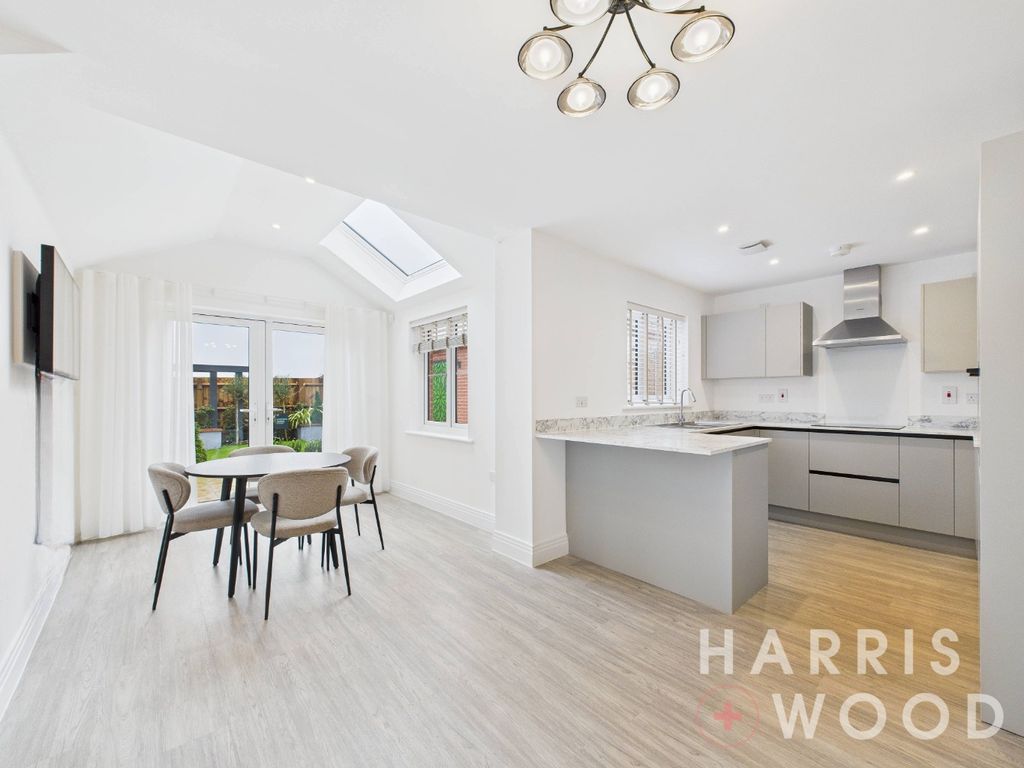 Property photo 2 of 38 4902851