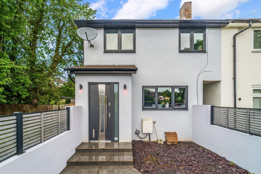 Property photo 1 of 18 Preston Lane