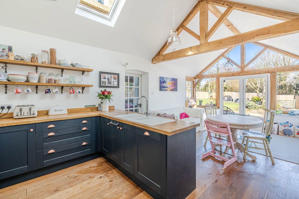 Property photo 3 of 21