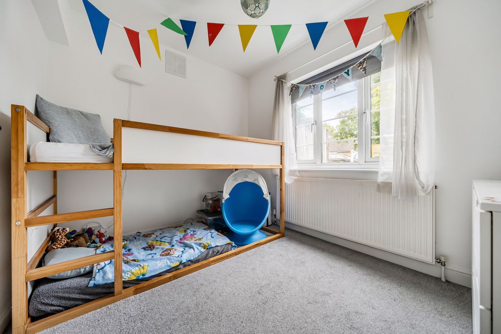 Property photo 3 of 10 Bedroom