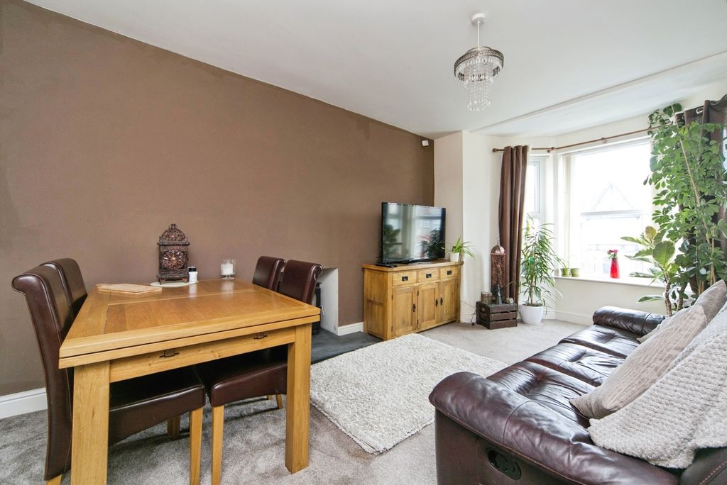 Property photo 3 of 17 Photo