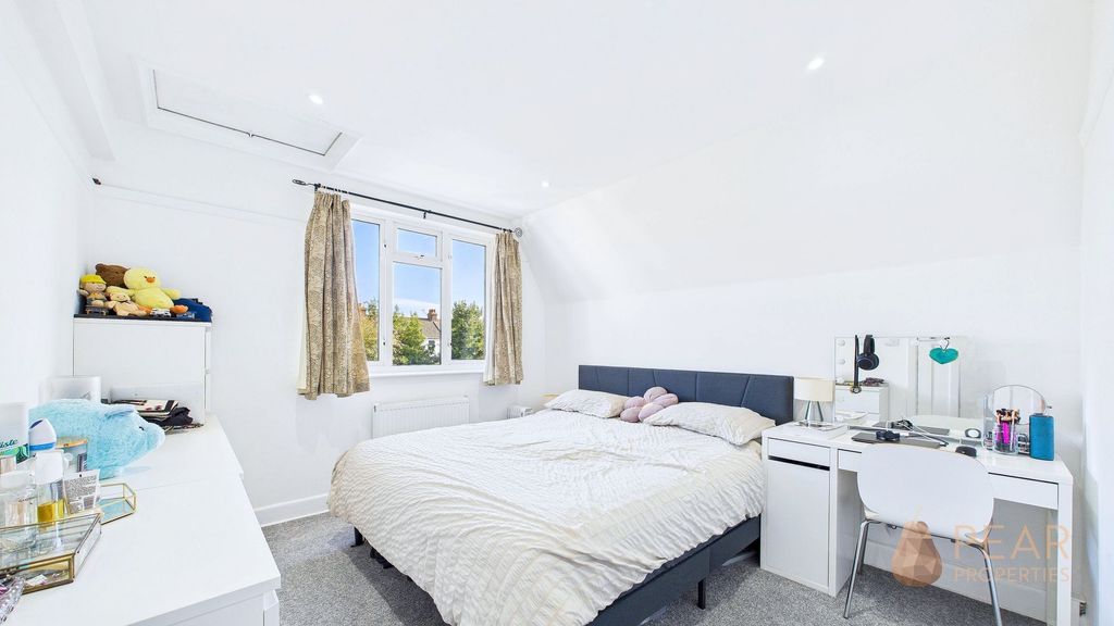 Property photo 3 of 8