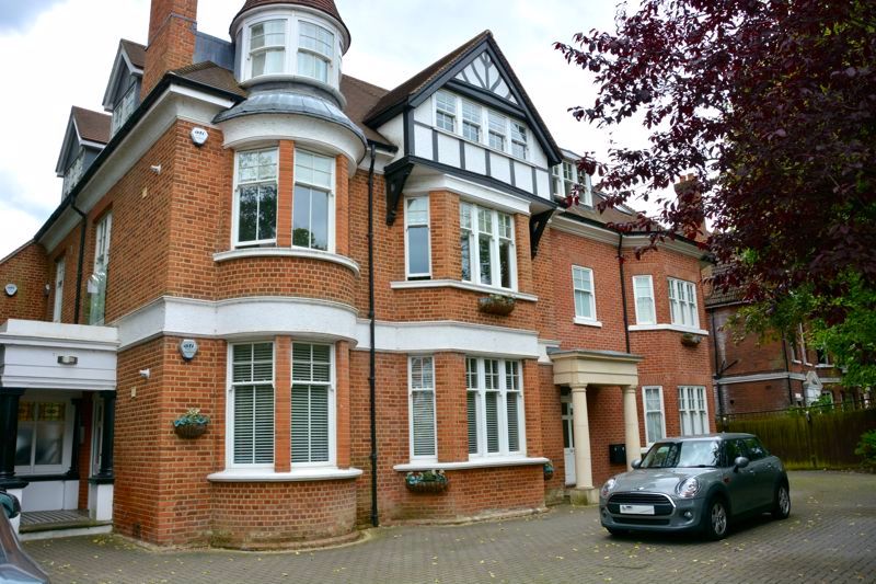 Property photo 1 of 14 Bridge Road, East Molesey