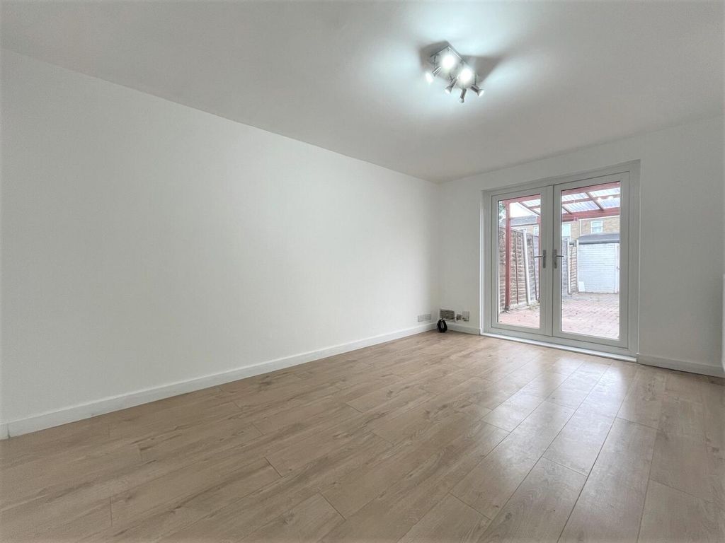 Property photo 2 of 12 Living Room