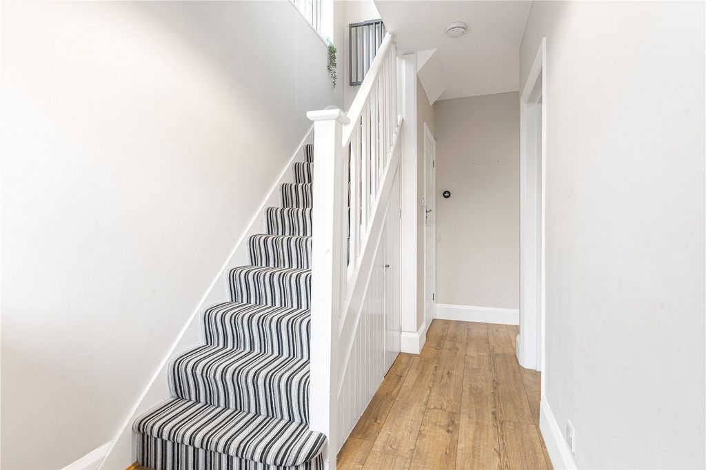 Property photo 2 of 20 Picture No. 18