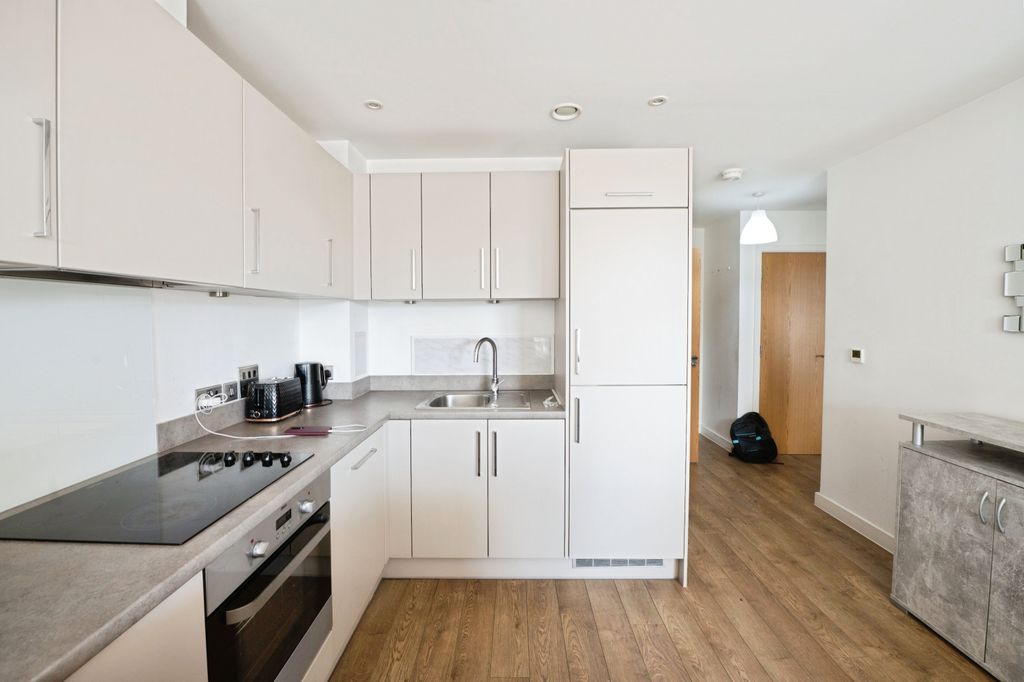 Property photo 2 of 19