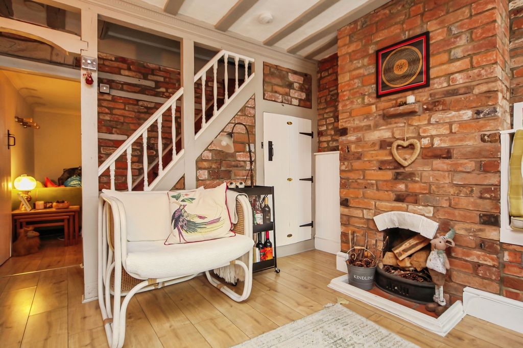 Property photo 2 of 25 Dining Room