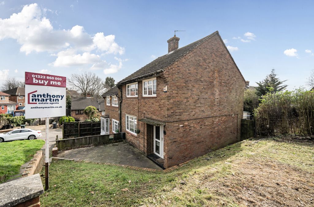 Property photo 1 of 17 1425344-2-69B0185...