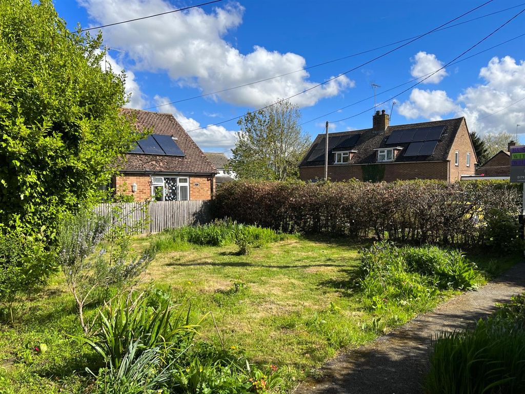 Property photo 3 of 13