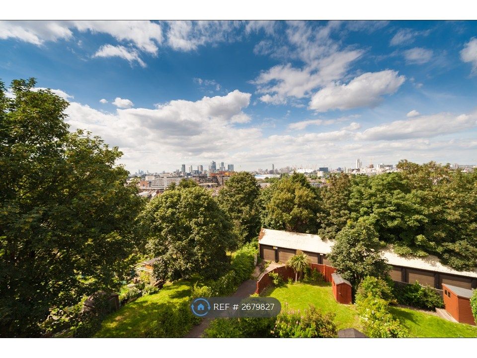 Property photo 1 of 19 Views Of The City/Canary Wharf