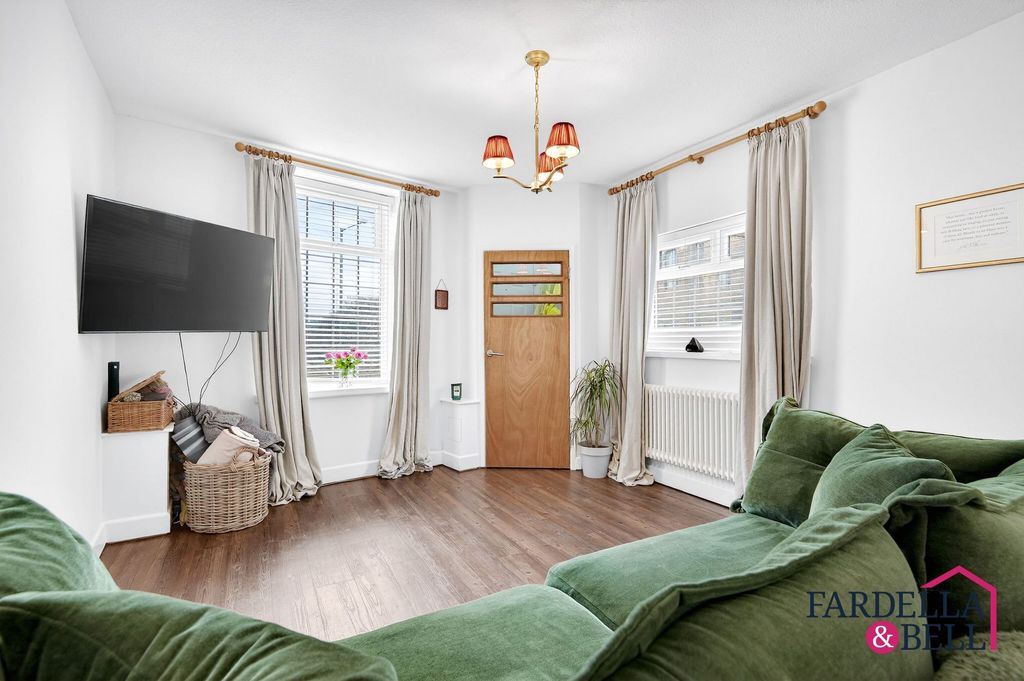 Property photo 2 of 11