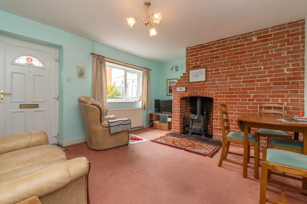 Property photo 2 of 21