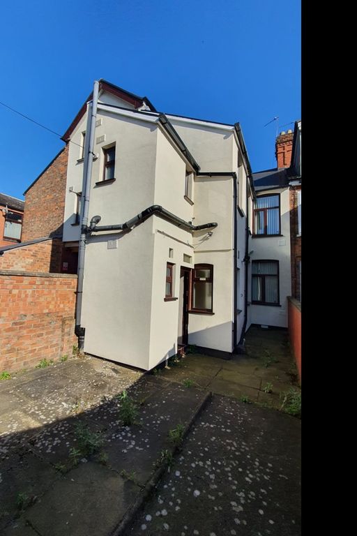 Property photo 3 of 10