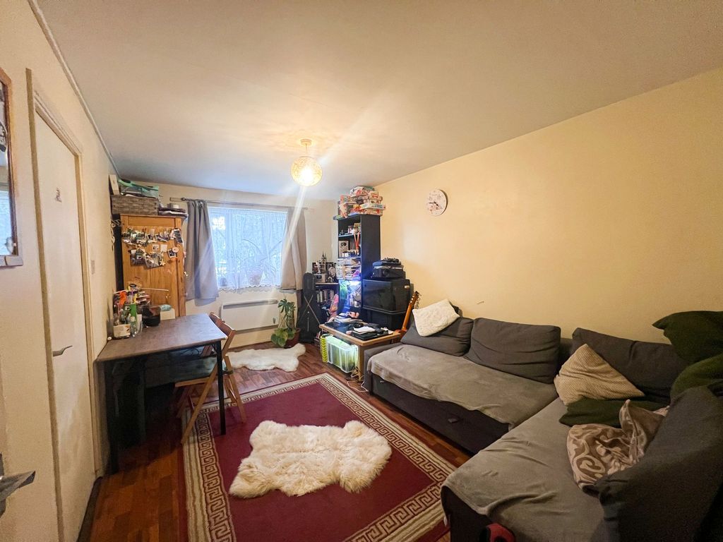Property photo 3 of 5 Barbara Ward Court E11