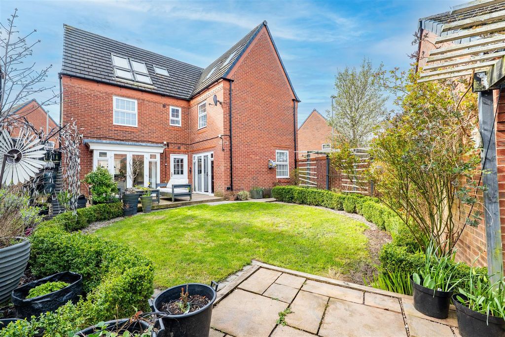 Additional image 4 of 6 bed detached house for saleWhiteleaf Place, Leyland PR25
