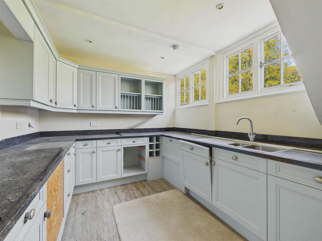 Additional image 16 of 8 bed detached house for salePeachfield Road, Malvern WR14