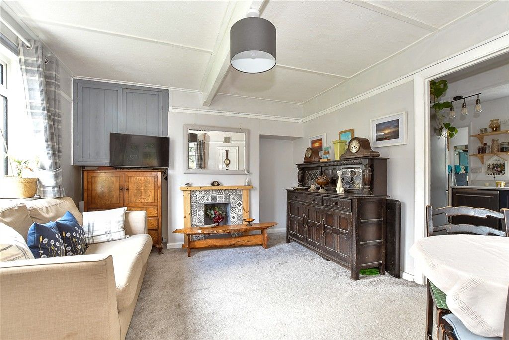 Property photo 3 of 12 Lounge