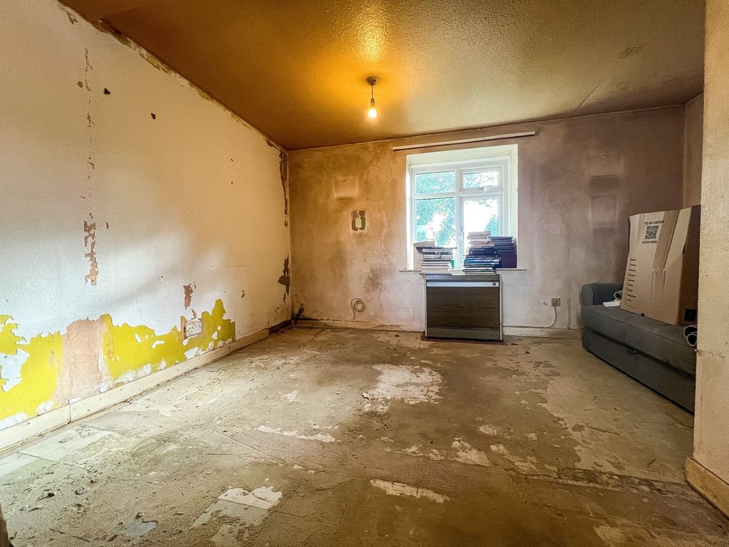Property photo 2 of 10 dc6275E1-c7c6-46A7-83c8-3F5514F13B39