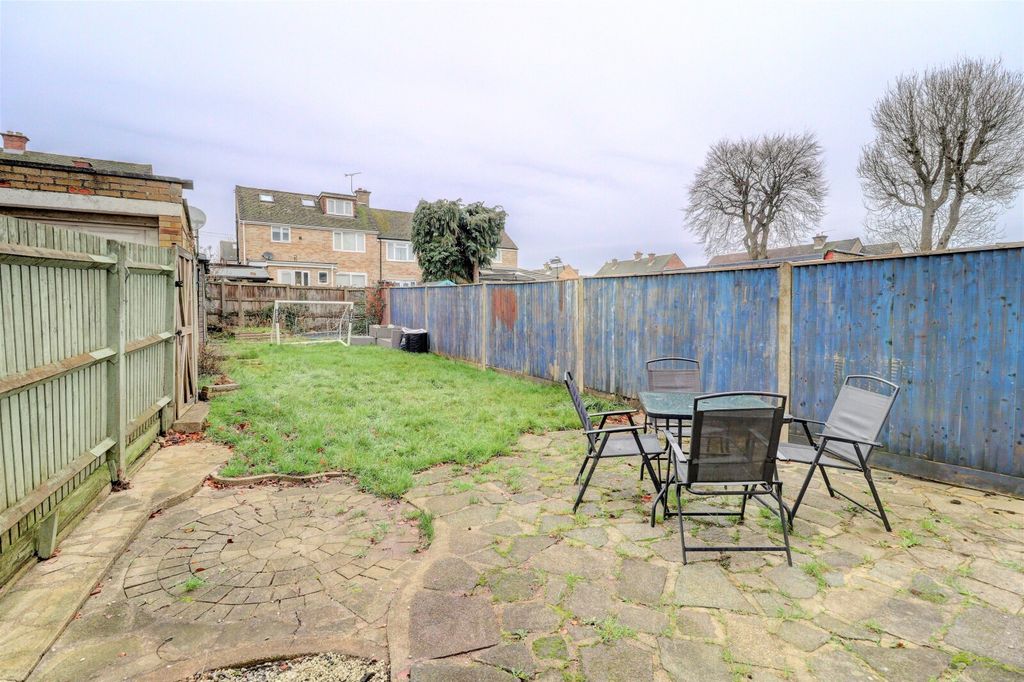 Property photo 3 of 12 Picture No. 10