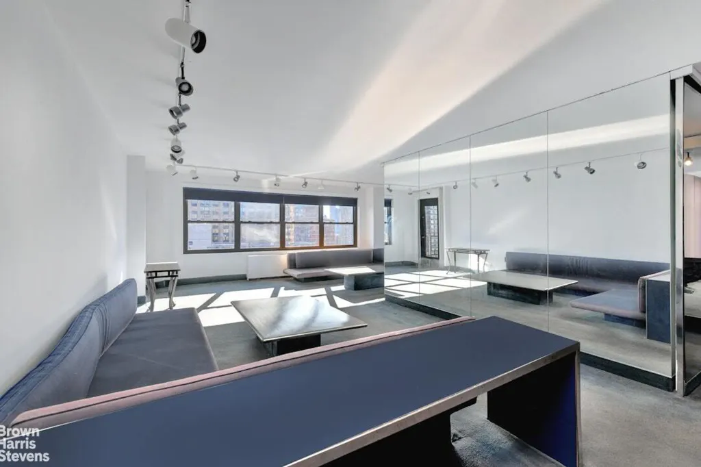 Property photo 3 of 12 <Alttext/>