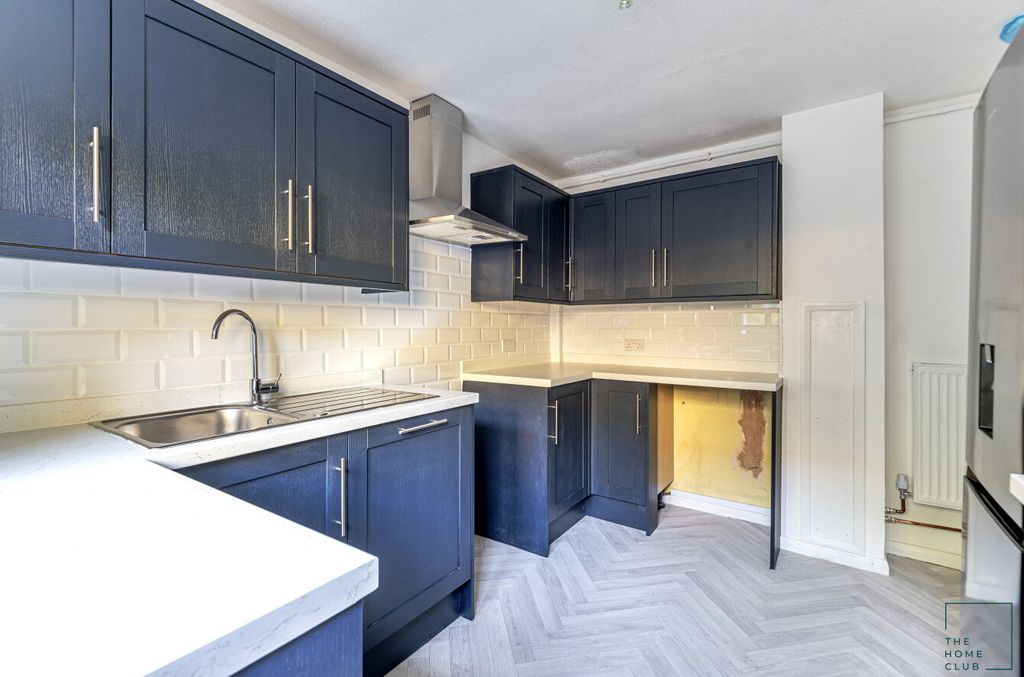 Property photo 2 of 17 Img_373_16_Original.Jpg