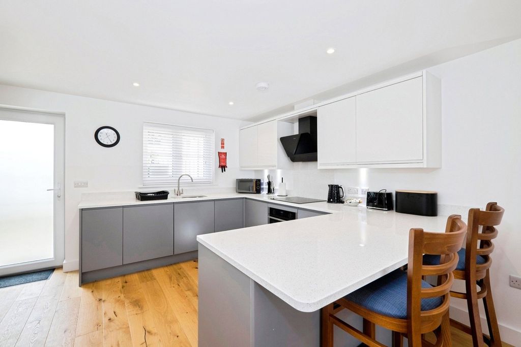 Property photo 3 of 17 Picture No. 09