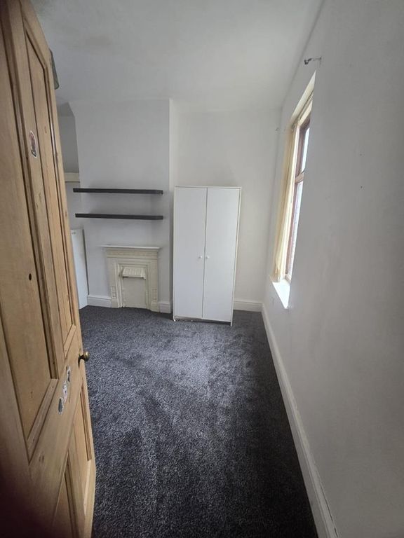 Property photo 3 of 8 O_1Jpnvue4Q106c16Bsiotpm510834.Jpg