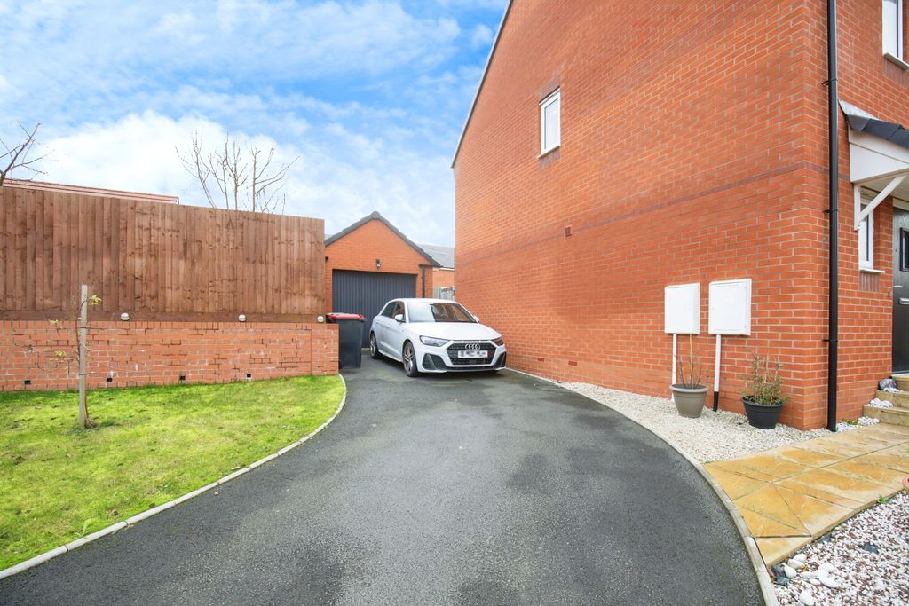 Property photo 2 of 21 Cf7Bc117-Mw-9482