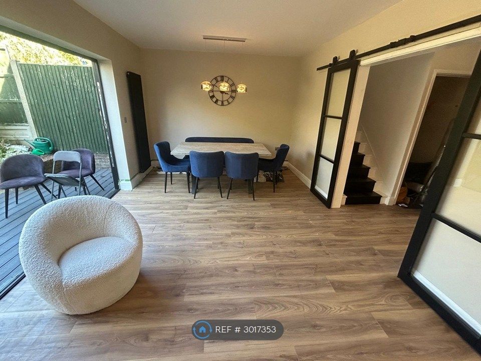 Property photo 3 of 23