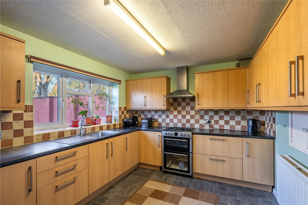 Property photo 2 of 37 Picture No. 40