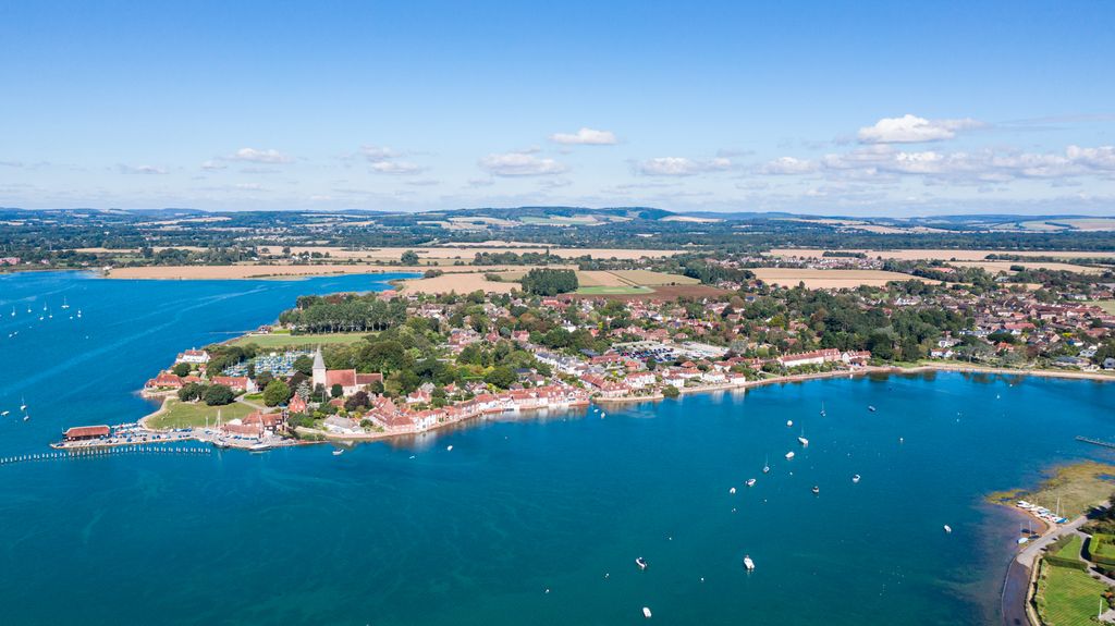 Property photo 2 of 24