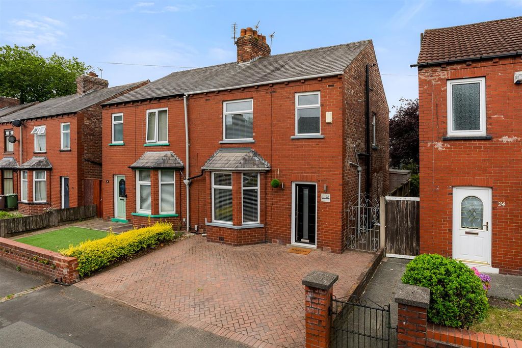Property photo 1 of 27 26 Grange Park Road-12.Jpg