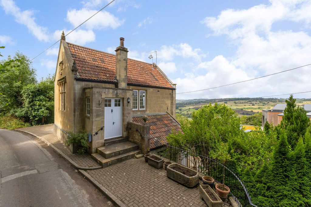 Property photo 1 of 9