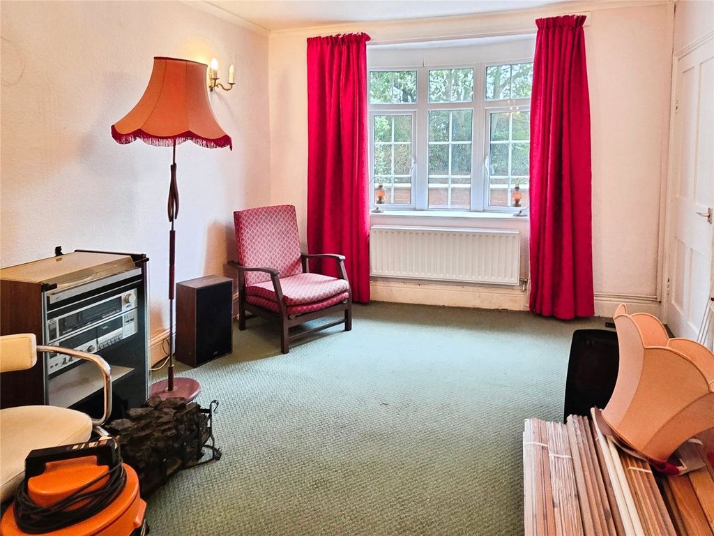 Property photo 2 of 38 Sitting/Dining Room