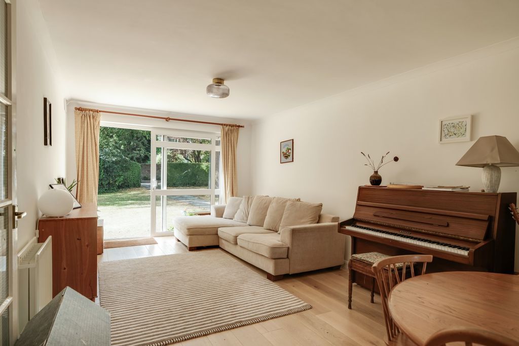 Property photo 1 of 17 Sitting/Dining Room