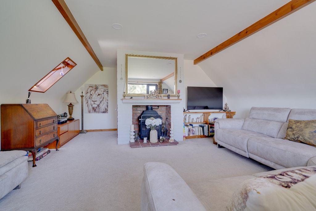 Property photo 2 of 37 4341372