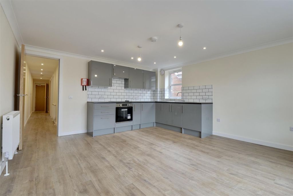 Property photo 3 of 11 E86Ae8Be-7373-4Bf8-9346-C88175A6F54C_1_201_A.Jpeg