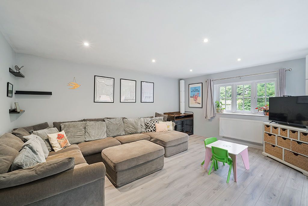 Property photo 3 of 20 H&Co.