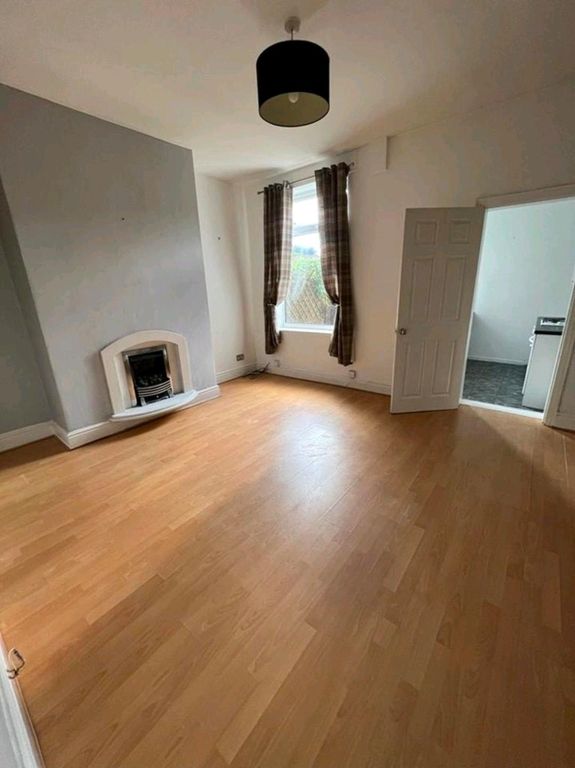 Property photo 1 of 7 Bright Living Room With Wooden Floors And Featureâ€‹...