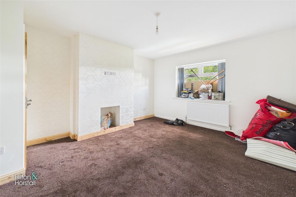 Property photo 2 of 10 Keighley Avenue