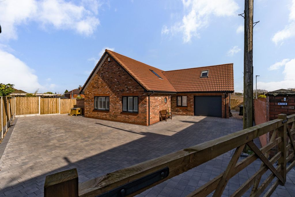 Property photo 1 of 45