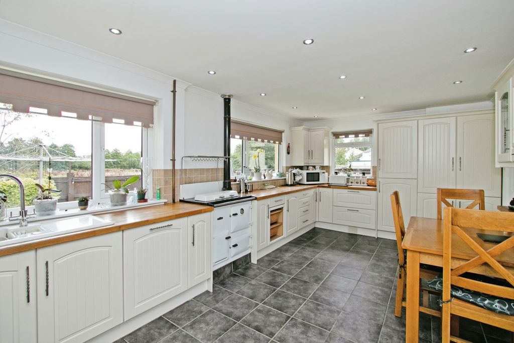 Property photo 3 of 17 Photography