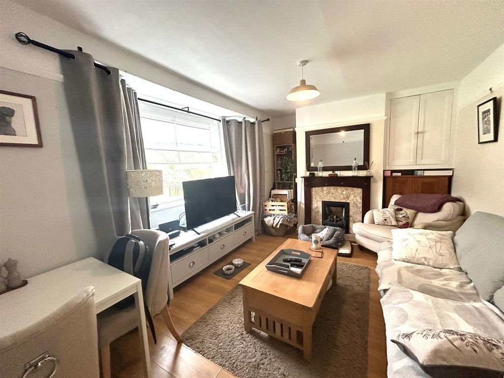 Property photo 3 of 8 2.Jpg