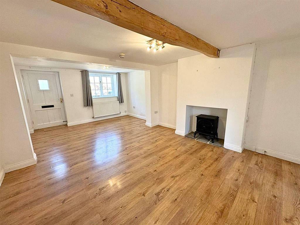 Property photo 2 of 15 Lounge